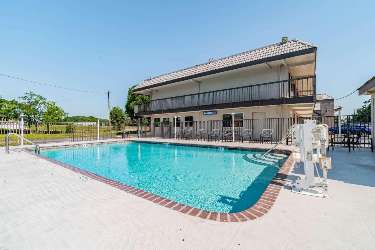Motel 6 Tampa Near Fairgrounds - Casino Exteriér fotografie