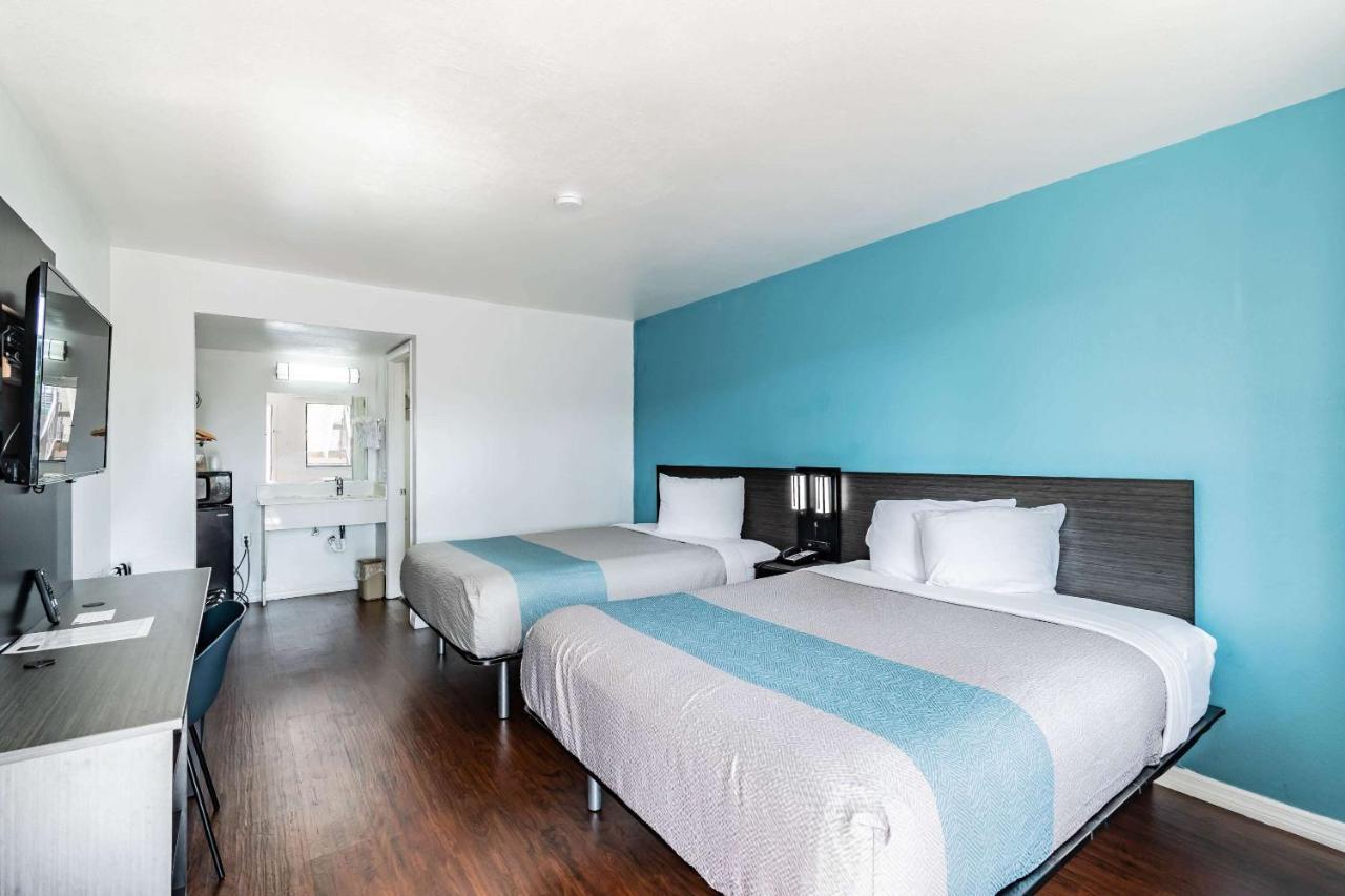 Motel 6 Tampa Near Fairgrounds - Casino Exteriér fotografie